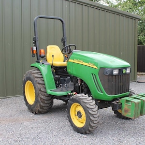 Manual de servicio y reparación del tractor utilitario compacto John Deere serie TM2365-3320, 3520 y 3720 con cabina (PDF)