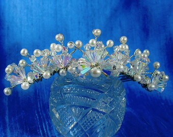 Crystal and Freshwater Pearl bridal headpiece comb, small crystal and pearl tiara