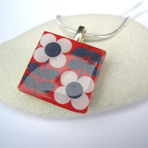 Unique and Unusual folk Retro inspired Flower Pattern Scandinavian Red retro Print Crafted Ceramic Resin Necklace Pendant Gift image 3