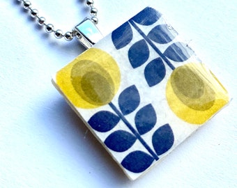 New Collection Sterling Silver Retro Flower Pattern Scandinavian Yellow Print Crafted Ceramic Resin Pendant Necklace