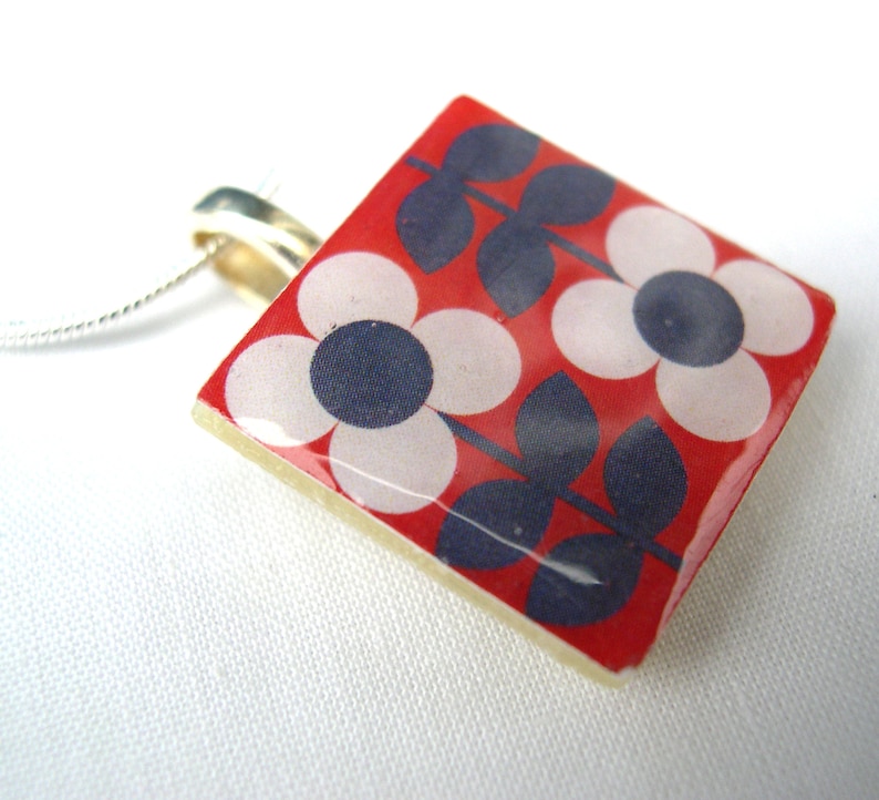 Unique and Unusual folk Retro inspired Flower Pattern Scandinavian Red retro Print Crafted Ceramic Resin Necklace Pendant Gift image 4