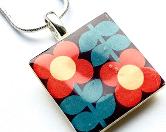 Unique Artisan folk Retro inspired Flower Pattern Scandinavian Brown Orange Print Crafted Ceramic Resin 16-17.5 "Necklace Pendant Gift