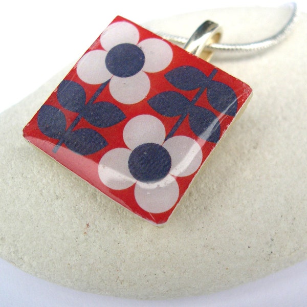 Unique and Unusual folk Retro inspired Flower Pattern Scandinavian Red retro Print Crafted Ceramic Resin Necklace Pendant Gift