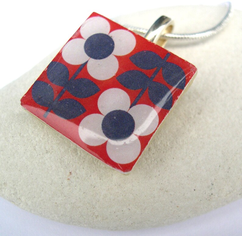 Unique and Unusual folk Retro inspired Flower Pattern Scandinavian Red retro Print Crafted Ceramic Resin Necklace Pendant Gift image 1