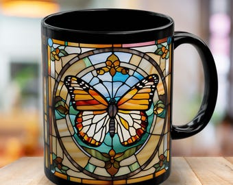 Gebrandschilderd glas monarchvlinder ontwerp, zwarte koffiemok, theekop, keukendecor, cadeau voor vlinderliefhebber, op de natuur geïnspireerde mok, kunstliefhebbers