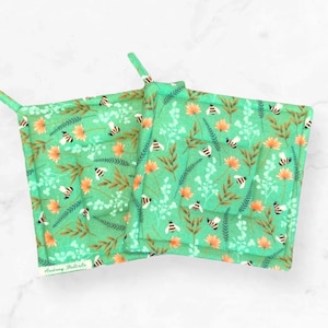 Honey Bees - Potholders - Functional Kitchen Decor - Gift Idea