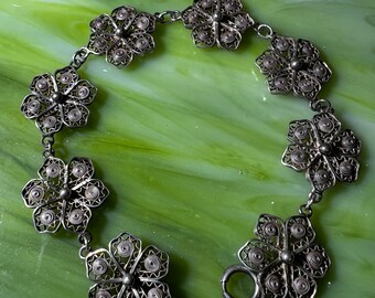 800 Silver Filigree Cannetille Flower Bracelet