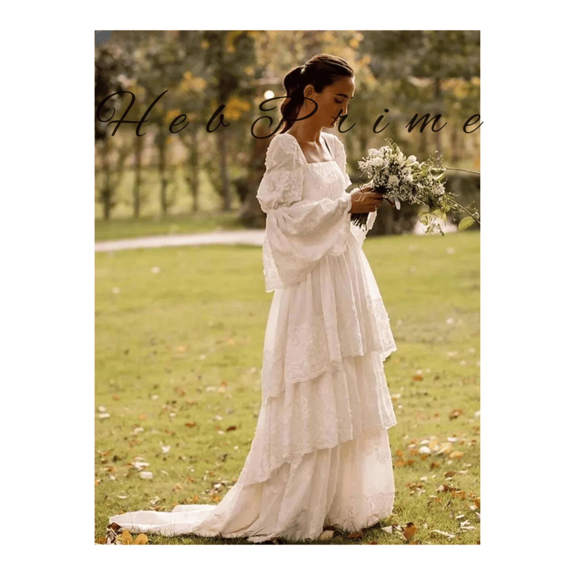 Bohemian Wedding Dress with Lace Appliques and Long Sleeves A-Line Bridal Gown for Women