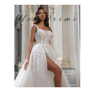 Sexy Tulle Ball Gown Wedding Dress A-Line Lace Appliques with Side Slit, O-Neck Pleated Bridal Gown