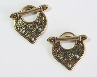 22x4mm TierraCast Gold Tone Heart Etched Toggle Clasp
