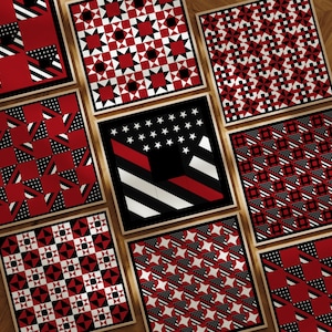 Può includere: Nove stampe artistiche quadrate incorniciate con vari motivi geometrici in rosso, nero e bianco. I disegni includono stelle, strisce e forme astratte. Le stampe sono esposte su una superficie di legno.