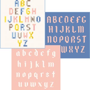 Puede incluir: Tres tablas alfabéticas con diferentes estilos tipográficos. La tabla superior izquierda muestra un alfabeto multicolor estilo cinta sobre fondo blanco. La tabla derecha muestra letras mayúsculas rosas sobre azul. La tabla inferior muestra letras minúsculas blancas sobre rosa.