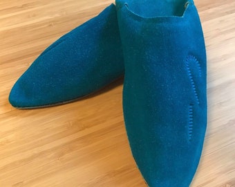 Authentic blue handmade Moroccan suede flat slippers % (size 6)