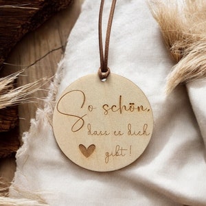 Holzanhänger - Schön, dass es dich gibt / Platzkarte / Geschenkeanhänger / Gastgeschenk / Geschenkverpackung / Runder Anhänger