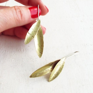 Pendientes de hoja de olivo dorada: pendientes colgantes de metal, ganchos de plata de ley