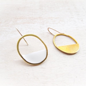 White and Gold earrings, dangle earrings for wedding, modern brides, enamel color earrings