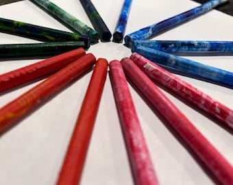 Handgemalte , mehrfarbige , Bleistifte , Holzstifte , ungeschliffene Bleistifte , Regenbogen ,
