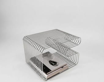 Modern Metallic Wire Side Table – Industrial Corner Table
