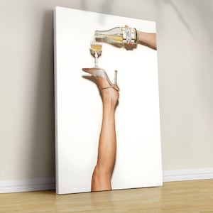 Sztuka ścienna z alkoholem - Dekoracja wózka barowego - Wydruk sztuki ściennej - Kobieta pijąca wino Eleganckie miasto - Młoda dziewczyna Sztuka zewnętrzna - Plakat feministyczny - Płótno