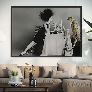 Zwart-wit - Panther in the Jewelry Shop print - vintage fotografie - mode print - jaren 1950 - muurkunst - cheetah poster - canvas