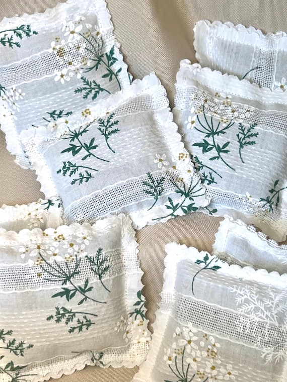 Organic French Lavender Sachets: Floral Cotton, Set of 4