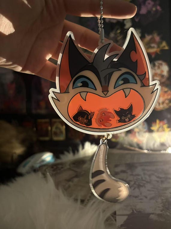 Lackadaisy Rocky Acrylic Shaking Keychain With IVY Mordecai