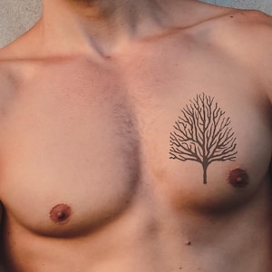 Laublose Baum Silhouette temporäres Tattoo: Minimalistisches Naturdesign, Symbol für Widerstandsfähigkeit und Wachstum, umweltfreundliche Tinte