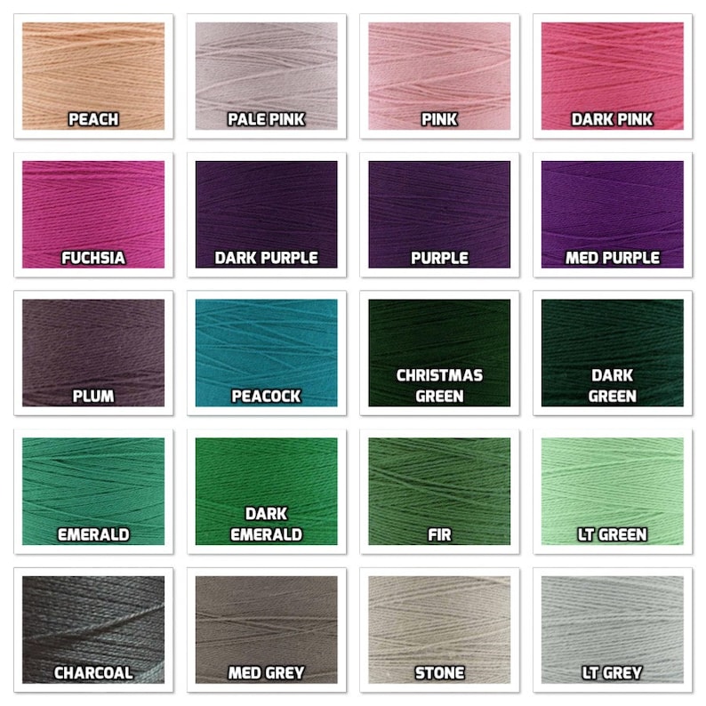 Puede incluir: Una carta de colores de hilo de bordar con 16 colores diferentes, incluyendo melocot&oacute;n, rosa p&aacute;lido, rosa, rosa oscuro, fucsia, morado oscuro, morado, morado medio, ciruela, pavo real, verde navide&ntilde;o, verde oscuro, esmeralda, verde oscuro, abeto, verde claro, carb&oacute;n, gris medio, piedra y gris claro.