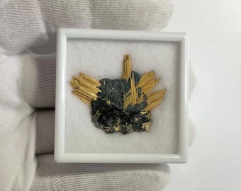 ヘマタイト＋ルチル ブラジル ヘマタイト標本上のルチル、5グラム。 - Etsy 日本