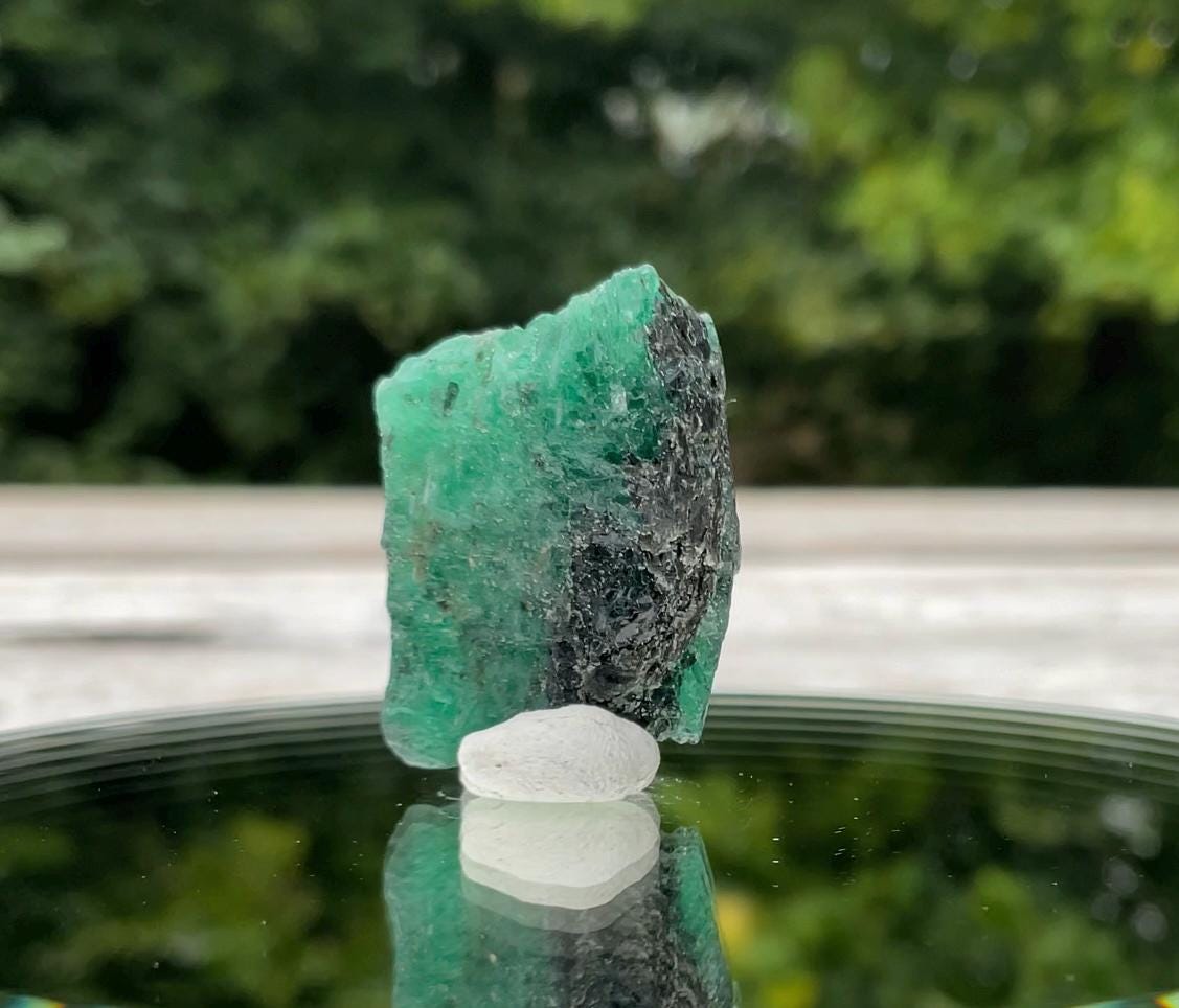 エメラルド原石、33.90カラット。 - Etsy 日本