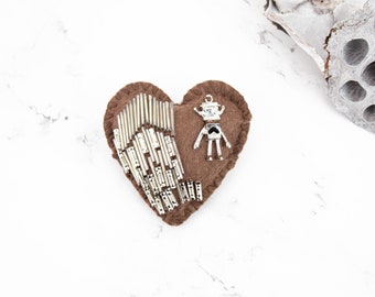 Brown and Silver Robot Heart Brooch JWY00020