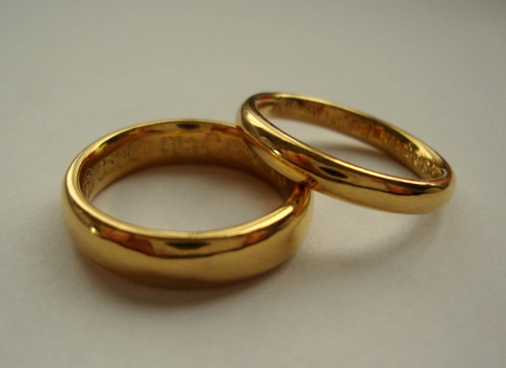 22k Solid Gold Classic Wedding Band Set Custom Engravings - Etsy