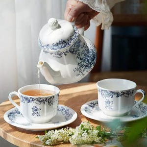 Service à café en céramique fait main : service à thé en porcelaine bleue et blanche