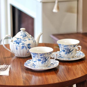 Handgemaakte keramische koffieset: theekopjes en schoteltjes in Europese stijl
