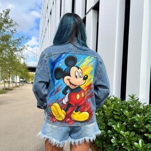 手描きのイーグルデニムジャケット、カスタムペイントのジーンズ 