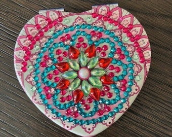 Fertig, Diamond Art Taschenspiegel im Mandala-Stil