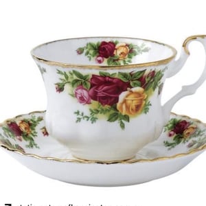 Vintage Old Country Roses tea cup and saucer  made in England Royal Albert bone china