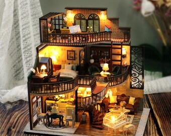 Handmade mini doll houses, meticulously handmade crafts