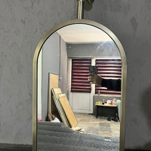 Espejo de baño arqueado montado en techo inclinado, espejo colgante de techo en ángulo, espejo de tocador suspendido, espejo de lavabo colgado