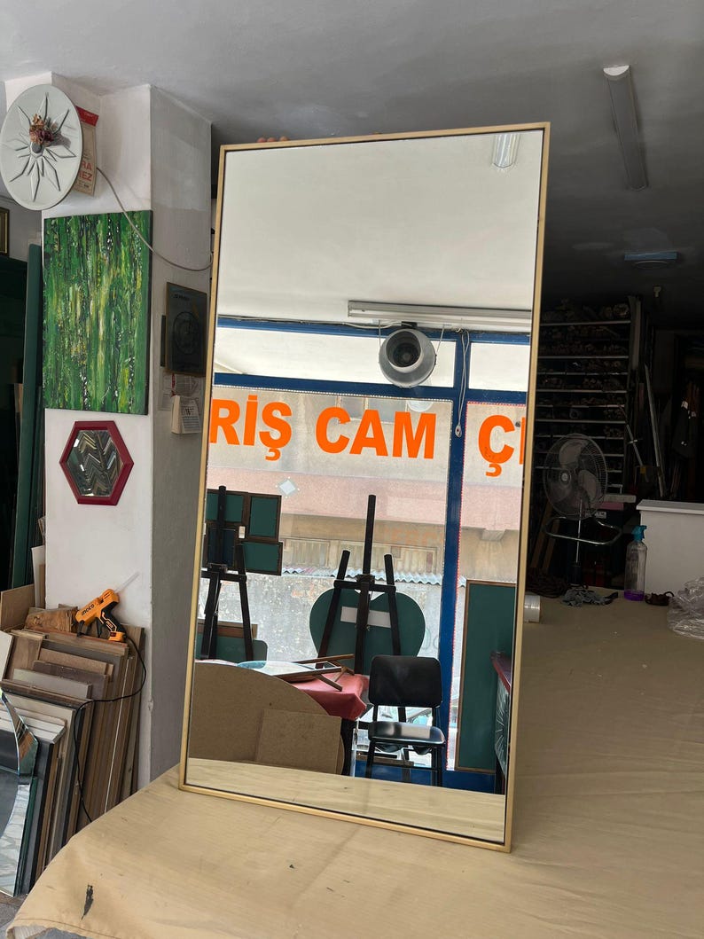 Deckenhalterung Rechteckiger Badezimmer Spiegel | Decken hängender moderner Kosmetikspiegel, hängender Spiegel mit Metallrahmen Bild 7