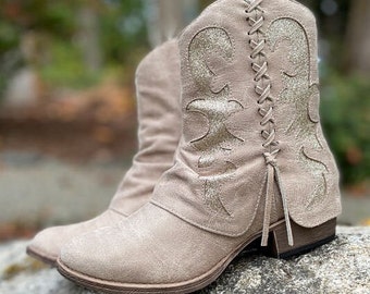 Very G BRILLO Western Style Boots in Vintage Taupe