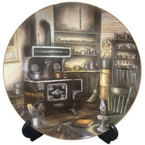 Plato decorativo de colección de edición limitada de Homestead Kitchen, escena de cocina vintage