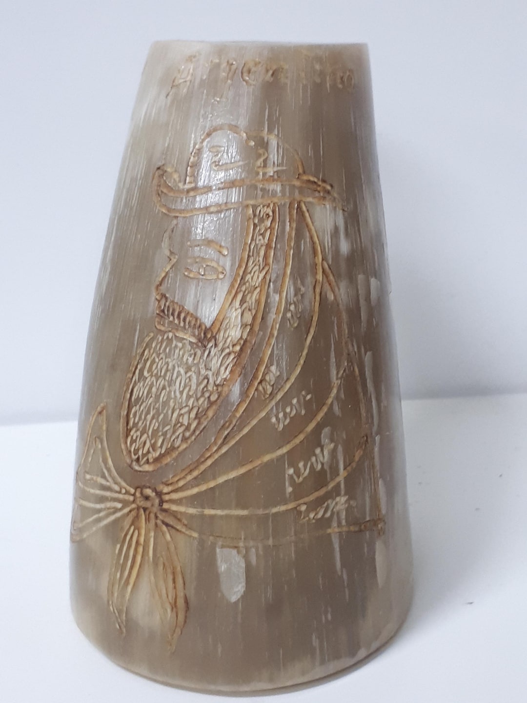 水牛の角　花瓶 アルゼンチン 希少 天然水牛の角製花瓶 花瓶 ホームデコレーション