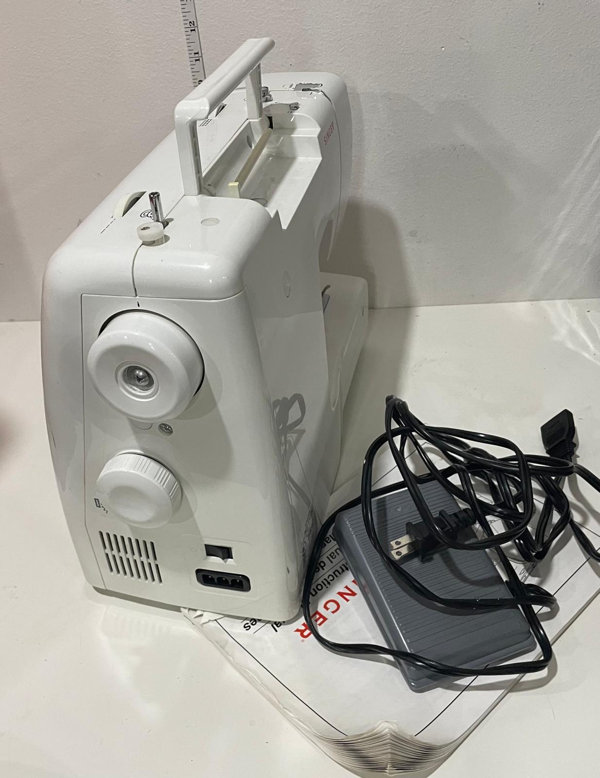 Vintage Singer Simple 3116 Portable Electric Sewing Machine. Working in ...