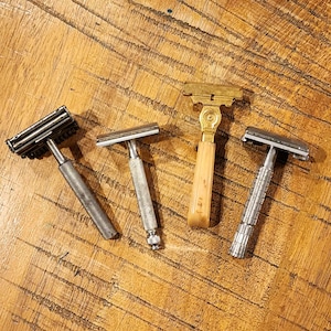 LOT OF FOUR!!  Four Vintage Razors! Gillette - Valet AutoStrop - Schick