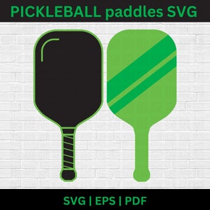 Peut inclure: Deux raquettes de pickleball, une noire et une verte avec des rayures vertes. Les raquettes sont sur un fond de briques blanches. SVG | EPS | PDF