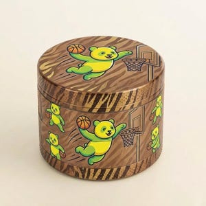 Dunking Panda på Brown Tiger Print Grinder