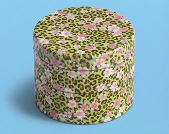 Stylish Sakura Herb Grinder in Green
