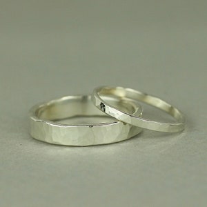 Recycled 9ct White Gold Matching Wedding Rings. Rustic Hammered Wedding Band Set. Boho His and Hers Rings 画像 1