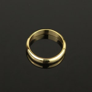 18 Karat Gelbgold Herren Ehering. 4mm breit Schlichte D-Form gewölbter Ehering. Recycelter Schmuck Bild 5